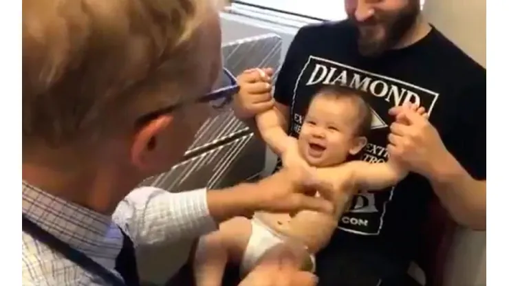 Video viral del bebé.