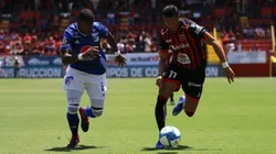 Alajuelense vs Millonarios en un duelo amistoso.