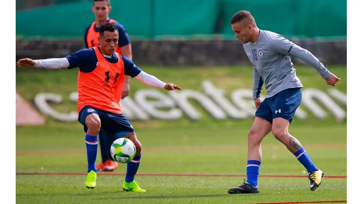"Compañerismo": la foto de Jonathan Rodríguez y Yotún que emocionará a los de Cruz Azul
