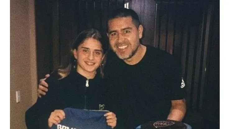 Gigante: fue hasta la casa de Riquelme para darle un regalo de cumpleaños y él entendió todo