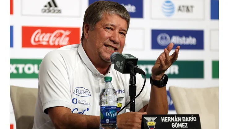 Bombazo: al Bolillo ya le habrían comunicado que no va más en Ecuador