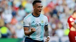 Lautaro Martínez festejando su tanto ante Venezuela.