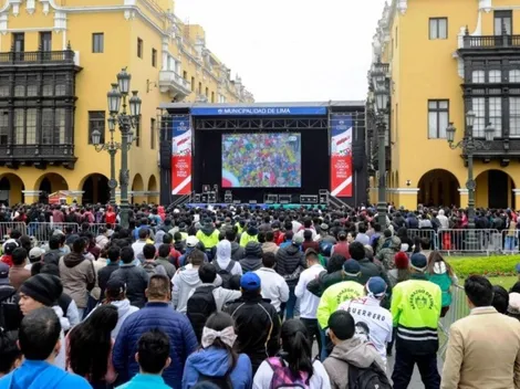 A la distancia los hinchas de la Bicolor siguen alentando al equipo de Gareca