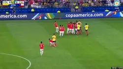 El tumulto en medio del partido.