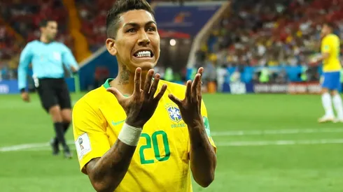 El delantero juega en el Liverpool de Inglaterra.