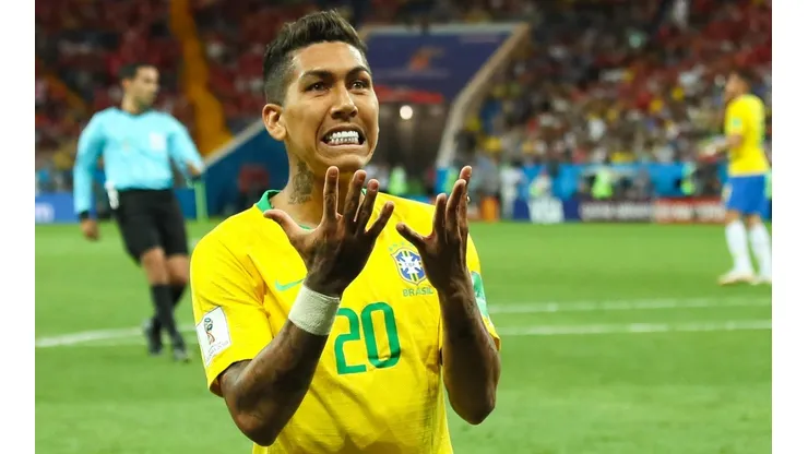 El delantero juega en el Liverpool de Inglaterra.