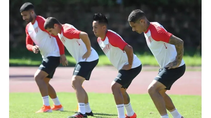 Última práctica de la Bicolor que ya piensa en el duelo ante Uruguay