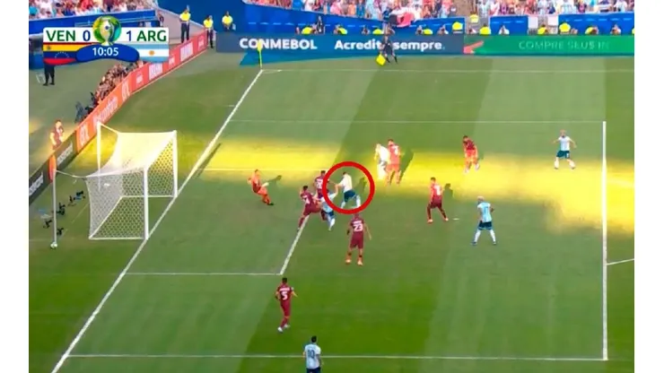Un enfermo: el golazo de taco de Lautaro Martínez ante Venezuela para el 1-0