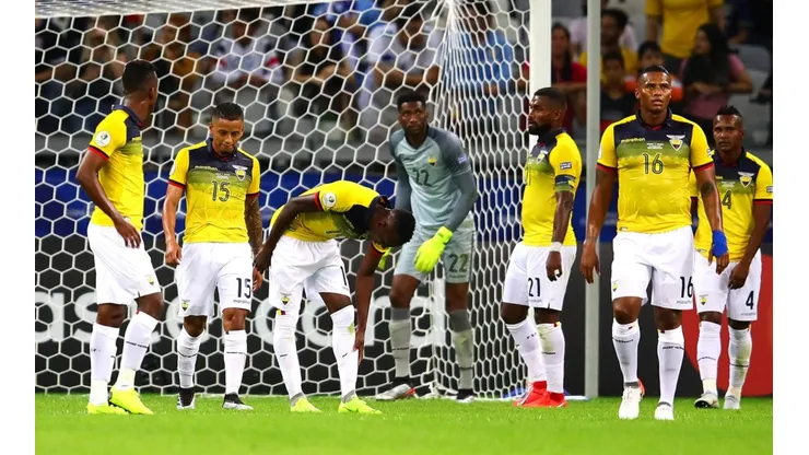 Escándalo: 6 jugadores de Ecuador habrían armado una fiesta con chicas en el hotel