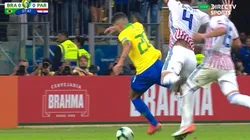 El VAR te da y te quita: le sacó un penal a Brasil pero le echó un jugador a Paraguay