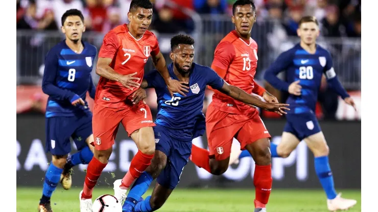 Hurtado se lesionó en los últimos minutos del amistoso contra Colombia.
