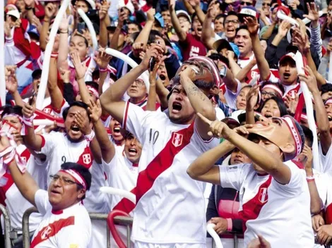 Hinchas peruanos hicieron un banderazo durante la última práctica de la Bicolor