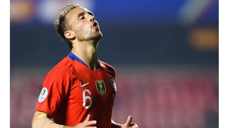 Foto de Fuenzalida, jugador de Chile.