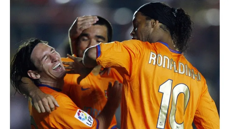 Un ex Barça tiró que "Ronaldinho y Deco llegaban borrachos" y explicó que se fueron por Messi