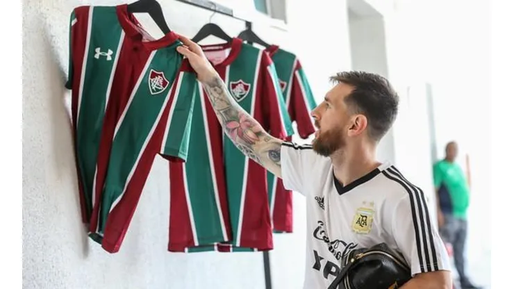Fluminense le hizo una camiseta especial a Messi, subió fotos y Thiago Silva comentó re manija
