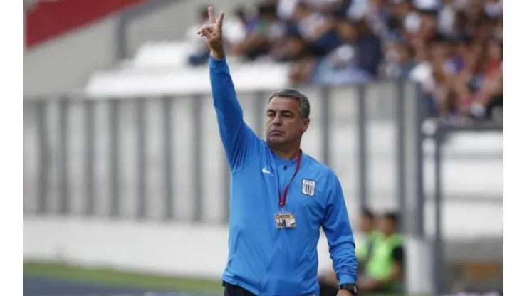 Bengoechea se refirió a los dos delanteros que incorporaría Alianza Lima
