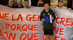 Marcelo Gallardo junto a su bandera.