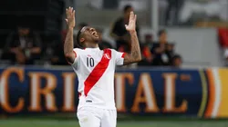 Farfán suma dos goles en las Copa América.