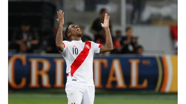 Farfán suma dos goles en las Copa América.