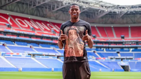 Don Ramón dijo presente en la presentación del nuevo fichaje del Lyon francés