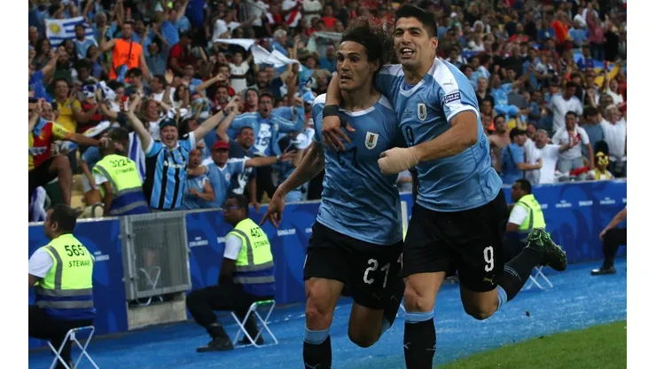 El festejo de Cavani y Suárez.