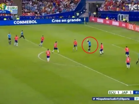 Se terminaba el partido pero apareció Cavani, metió la cabeza y puso a Uruguay primero