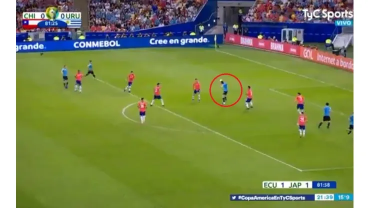 El cabezazo de Edinson Cavani.