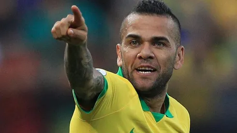 El viejito más buscado: las cinco propuestas que maneja Dani Alves para continuar con su carrera