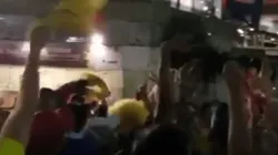 Tremenda fiesta que armaron los colombianos en Brasil tras la victoria contra Paraguay
