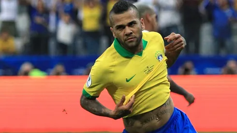 Dani Alves en el seleccionado brasileño.