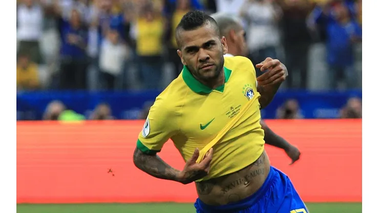 Dani Alves en el seleccionado brasileño.