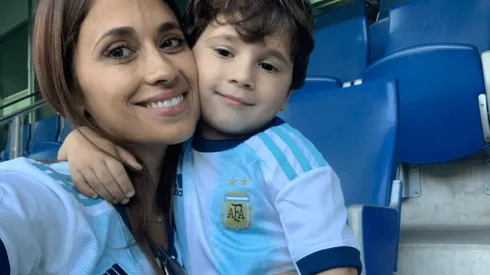 La esposa y el hijo de Messi, juntos.