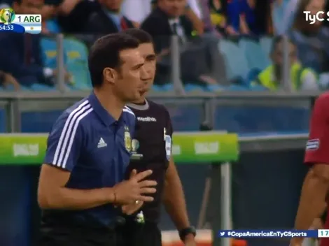 Lo que le faltaba a Scaloni: ¡lo amonestaron por protestar!