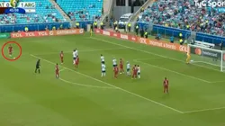 El tiro libre del combinado asiático.