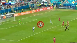 Messi le dijo 'tomá y hacelo' a Agüero, pero el Kun le erró al arco