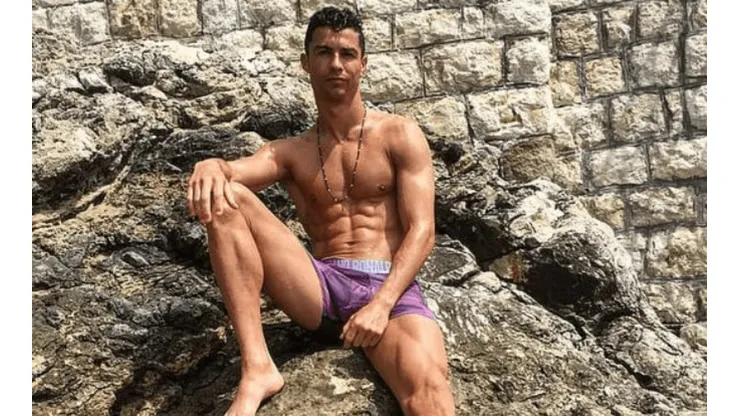 Cristiano Ronaldo subió una foto más marcado que nunca e invitó a sus seguidores a disfrutar la vista