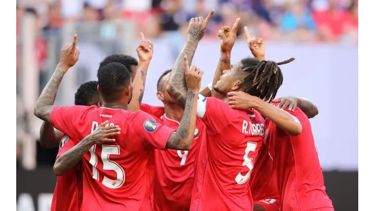 Panamá venció a Guyana en un partido con tres penales y puso un pie en cuartos de final