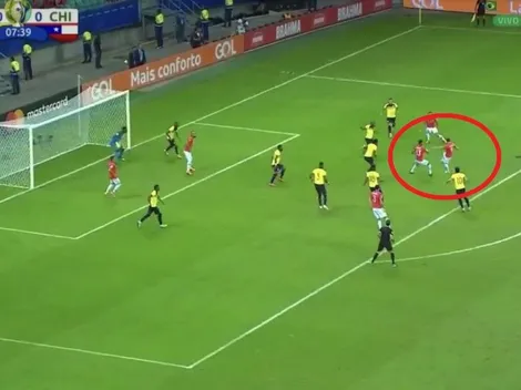Empezó con todo Chile: el balón quedó sin dueño y Fuenzalida le rompió el arco a Ecuador