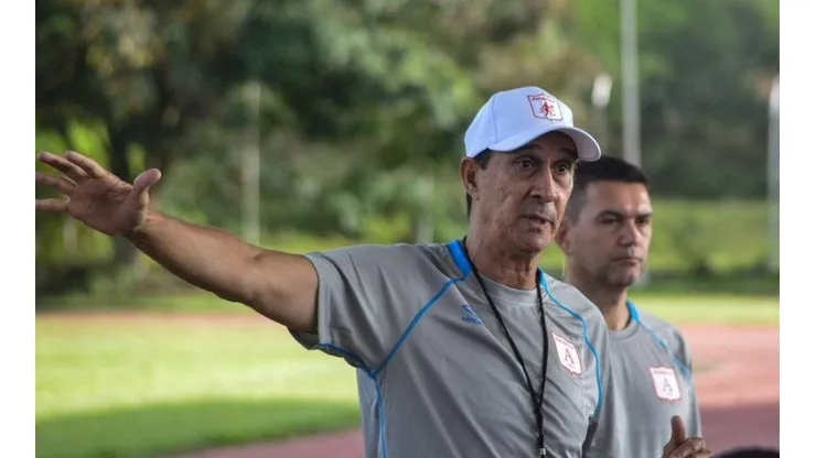 "Yo digo las posiciones que necesitamos, no nombres de jugadores": Guimarães