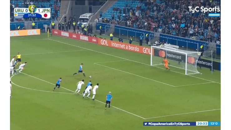 Apareció el VAR, cobró penal y Luis Suárez lo pateó con mucha clase