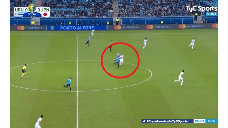 Un enfermo: 54 segundos y Luis Suárez casi se manda el gol de la Copa América