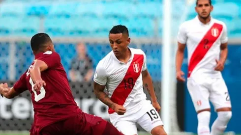 El mediocampista suele juntarse con Trauco y Flores por la banda izquierda.