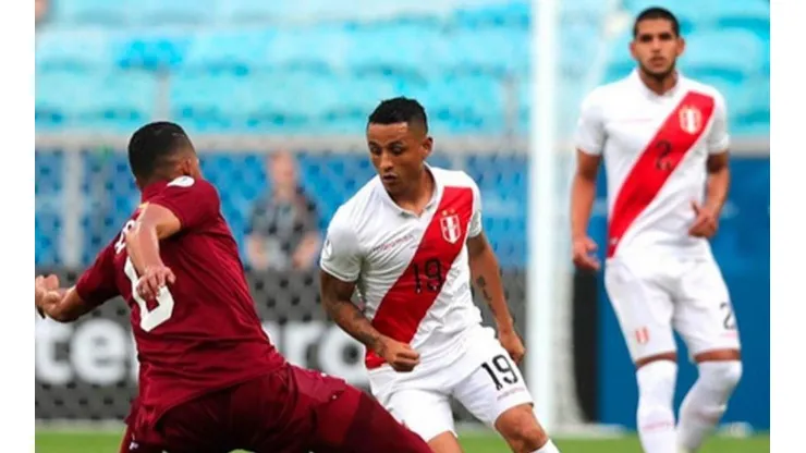 El mediocampista suele juntarse con Trauco y Flores por la banda izquierda.