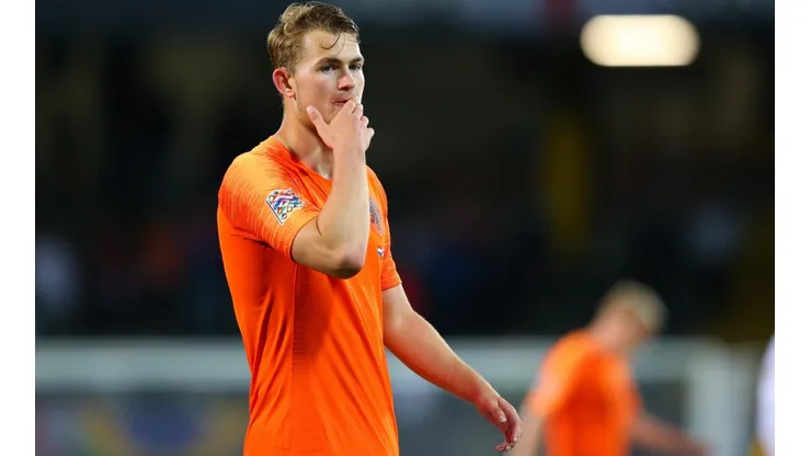Lo que se pudo: Barcelona fichó a un defensor holandés que no está ni cerca de ser De Ligt