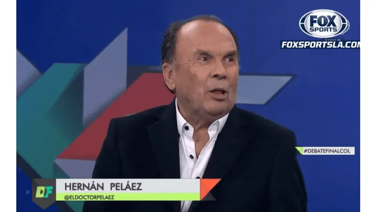 Foto del panelista hablando en el programa.