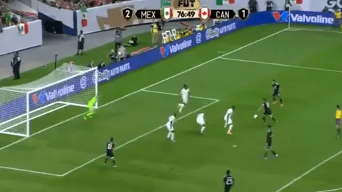 Intratable: Guardado desparramó a un defensa con un enganche y le pegó de derecha para liquidar el duelo