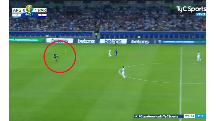 Armani salió mal, controló peor y casi se manda el blooper de la Copa América 2019