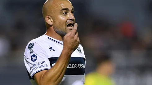 Genio total: tiraron que su equipo quería al Tanque Silva y aclaró en Twitter que él no lo pidió