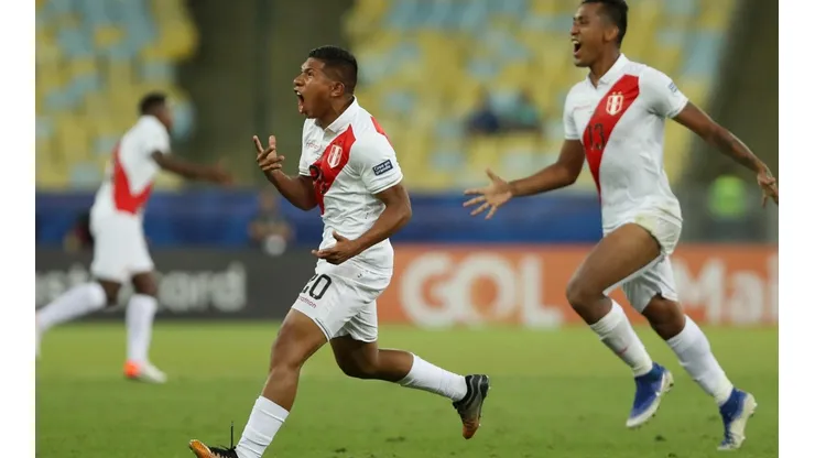 Flores ya sabía lo que es hacerle un gol a los altiplánicos.