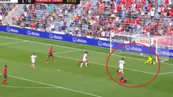 El arquero de Trinidad hizo dos atajadones, pero no pudo contener el tercero y Panamá gana 2-0